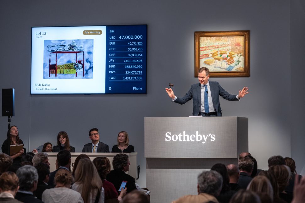 Oliver Barker presides over Sotheby's sale of Frida Kahlo's El sueño in November 2025